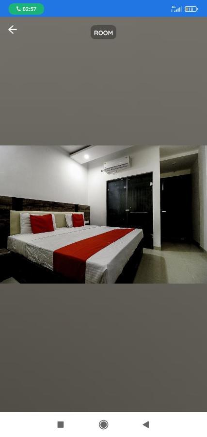 Hotel Almond Zirakpur Екстер'єр фото