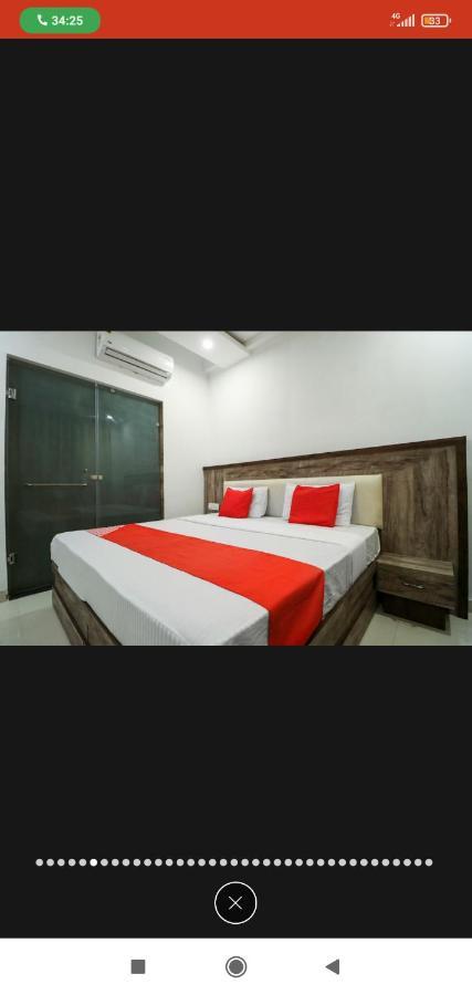 Hotel Almond Zirakpur Екстер'єр фото