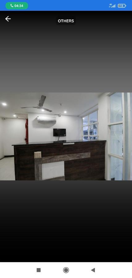 Hotel Almond Zirakpur Екстер'єр фото