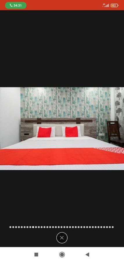 Hotel Almond Zirakpur Екстер'єр фото