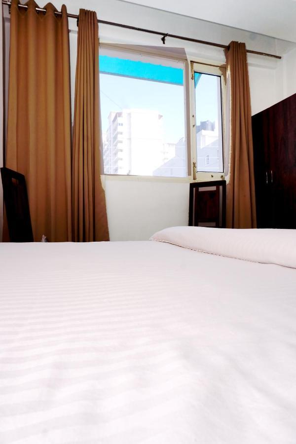 Hotel Almond Zirakpur Екстер'єр фото