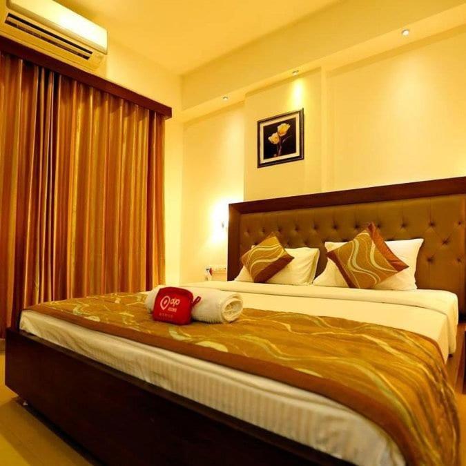 Hotel Almond Zirakpur Екстер'єр фото