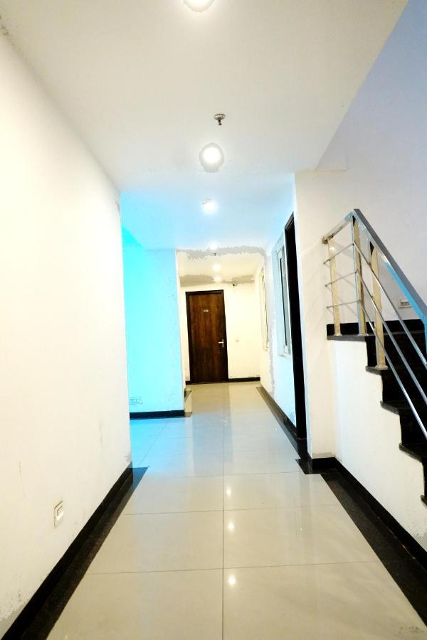 Hotel Almond Zirakpur Екстер'єр фото
