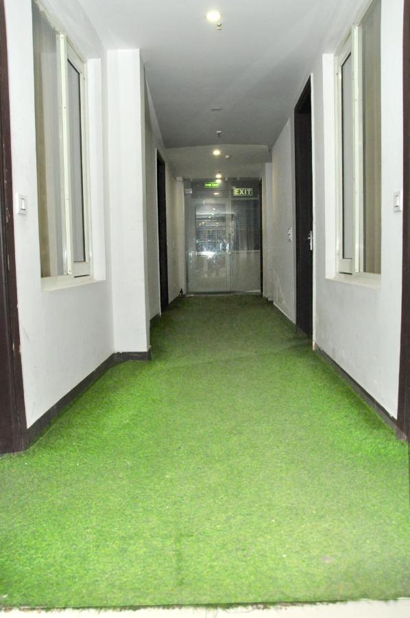 Hotel Almond Zirakpur Екстер'єр фото